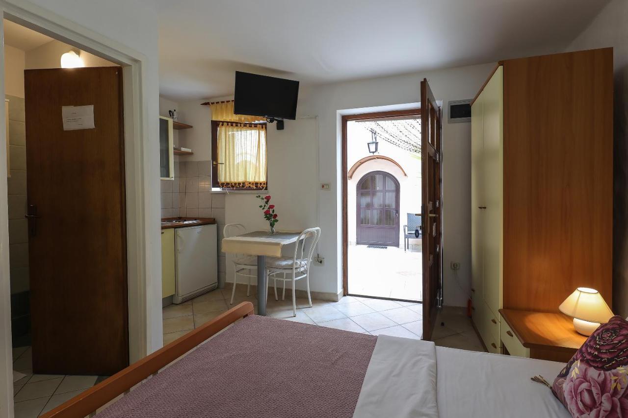 Casa Di Nives Apartment Krk Town Exterior photo